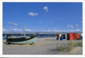 Ein am Strand gestrandetes Küstenland.