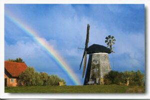 Ein Regenbogen über Usedom - Meine Insel - Die Holländerwindmühle in Benz.